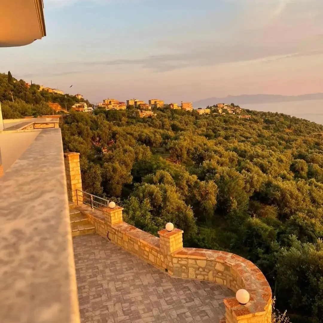 Hotel Krisl Piqeras
