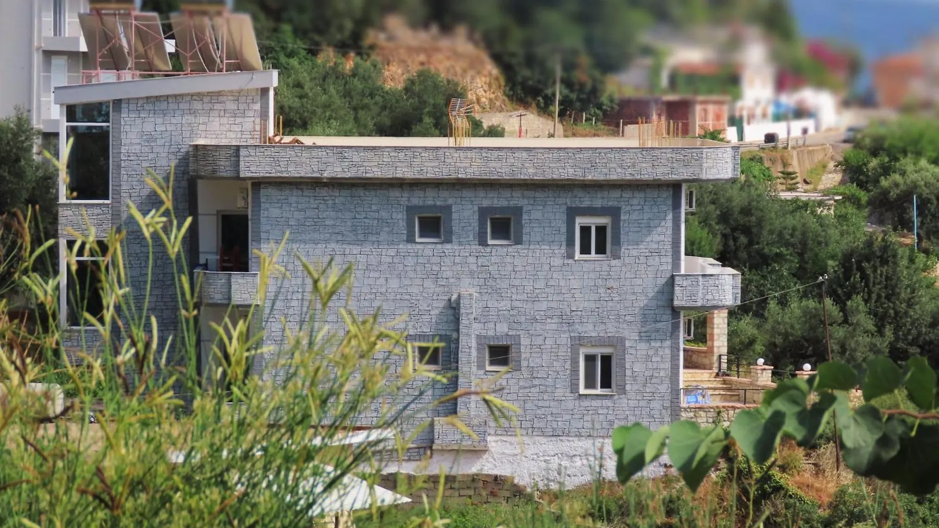 Hotel Krisl Piqeras Albania